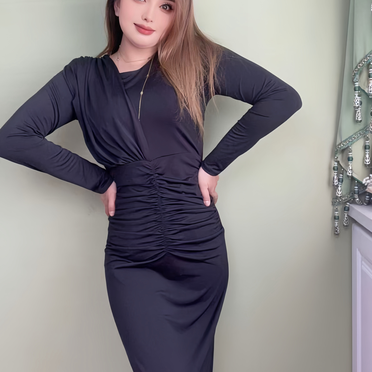 新款秋季设计感气质长袖收腰显瘦褶皱开叉黑色长款连衣裙