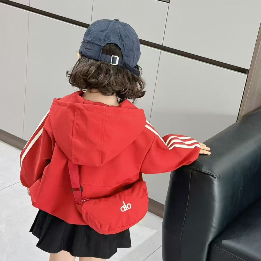 女童连帽外套春秋款休闲运动2025新款时髦秋款上衣儿童童装红色