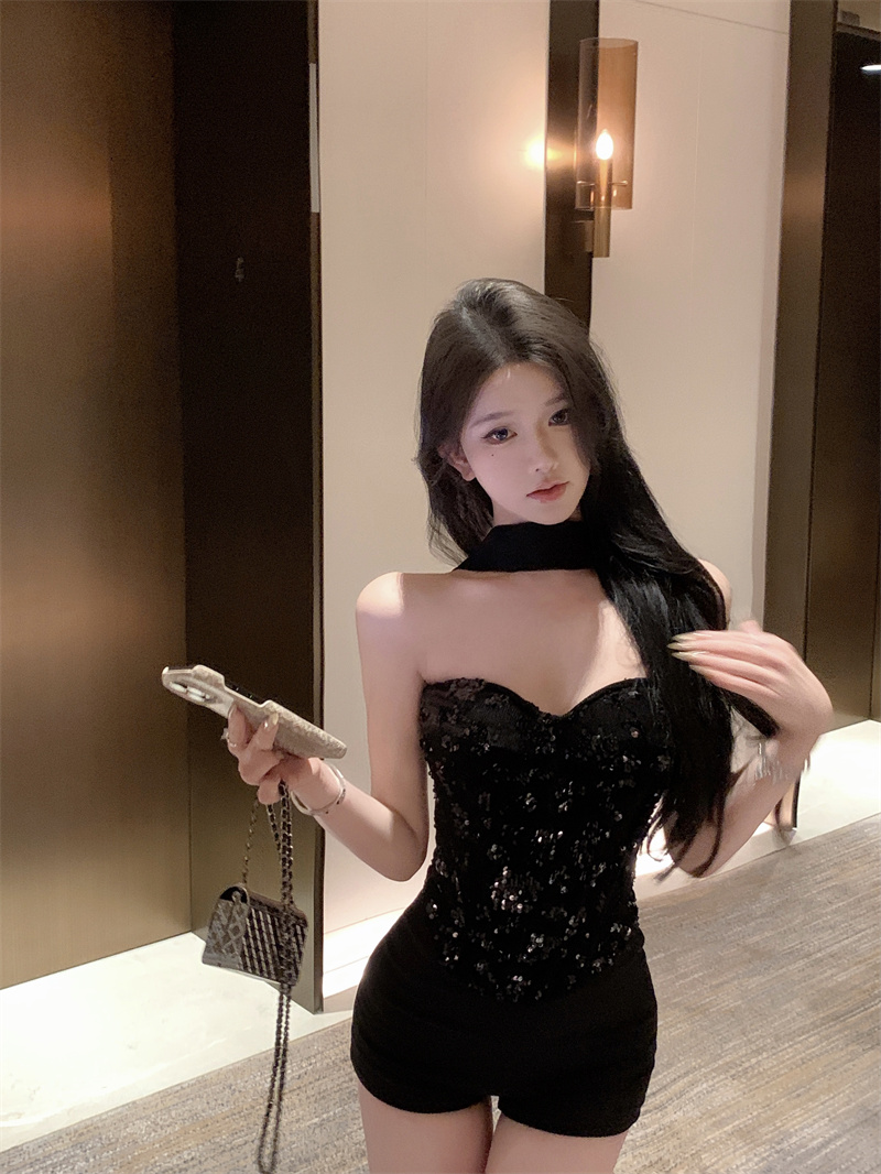 繁星点点 纯欲风辣妹性感修身露肩抹胸上衣高腰显瘦百搭休闲短裤