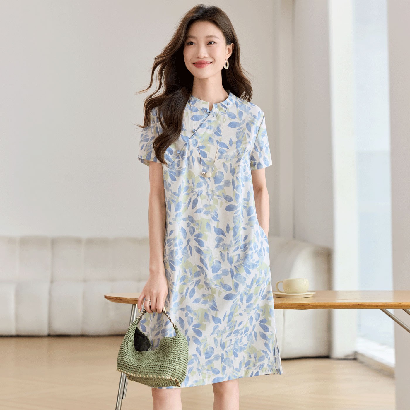 新中式复古碎花连衣裙女夏2025新款中年妈妈宽松洋气纯棉印花裙子