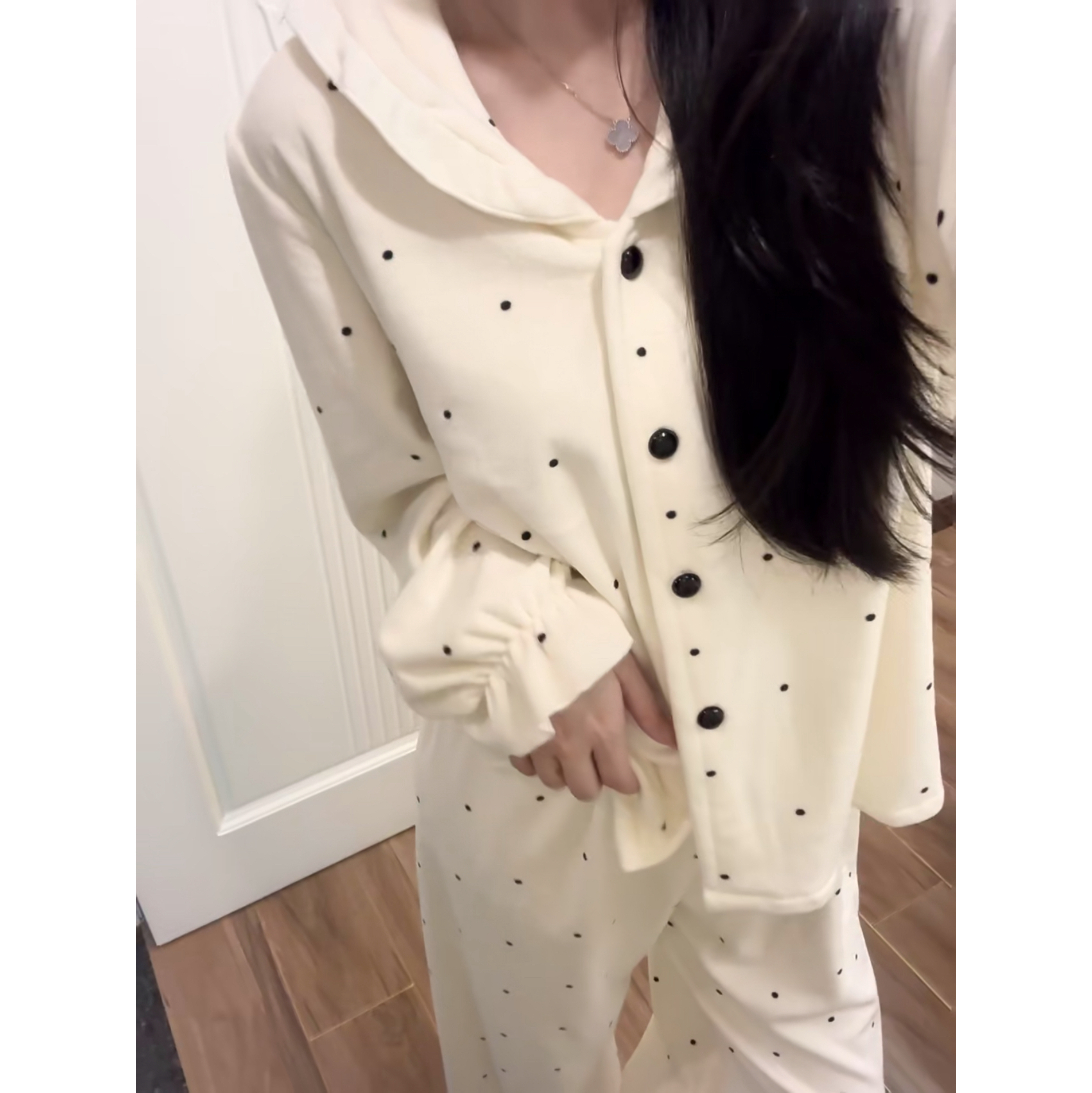 2025德绒睡衣女秋冬少女甜美简约波点加厚保暖长袖长裤家居服ins