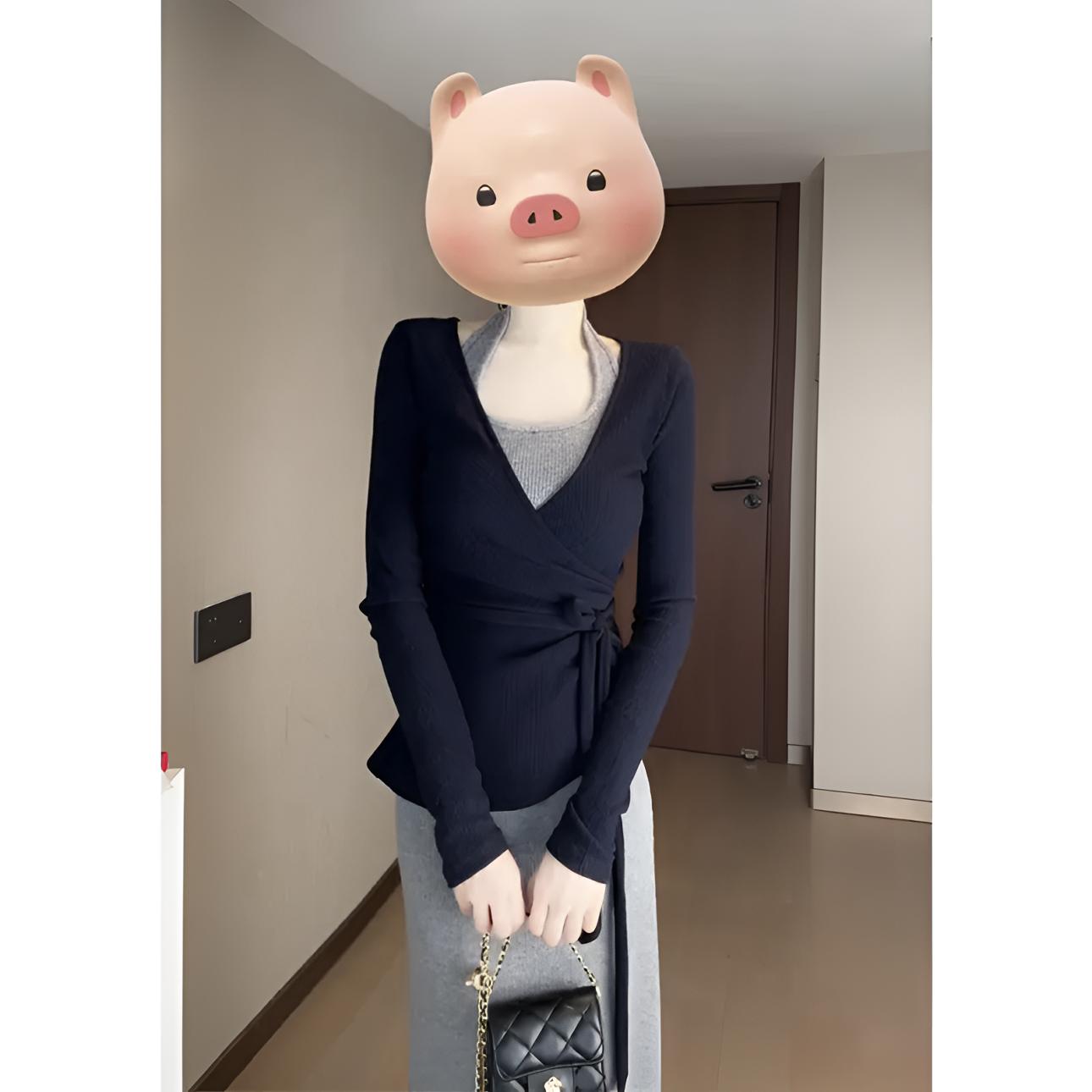2025春季新款法式气质V领修身针织收腰显瘦中长款挂脖连衣裙套装