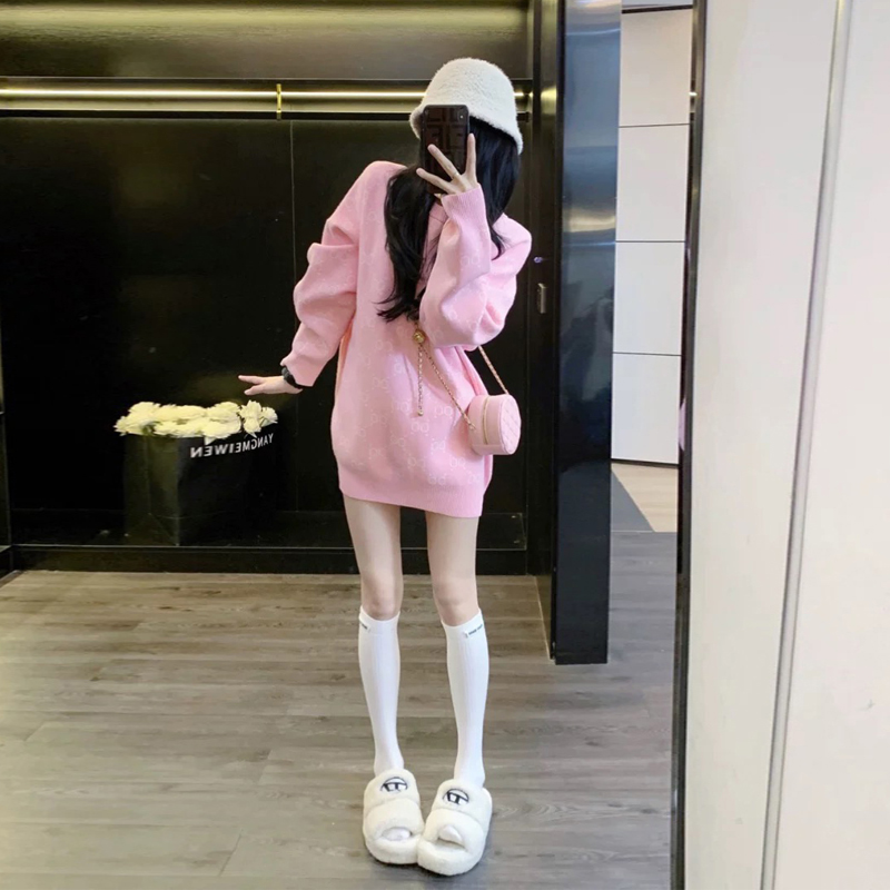 韩系温柔风粉色毛衣女秋冬2025新款慵懒高级感中长款宽松针织上衣