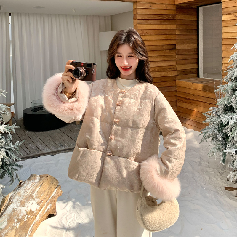 新中式国风毛绒绒拼接羽绒服2025冬季新款温柔氛围感白鸭绒面包服