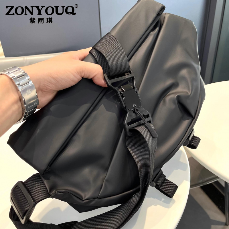 紫雨琪男士时尚单肩斜挎包防水多功能胸包男包轻便机车包单肩包