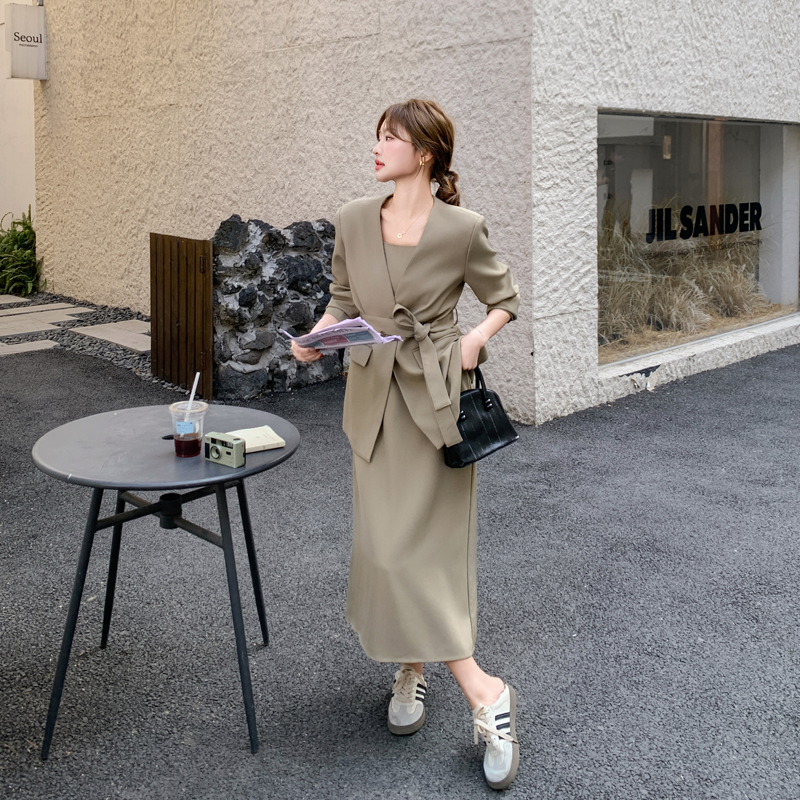 蓝海奕诺秋季新款西装裙女外套气质套装通勤高级吊带两件套连衣裙