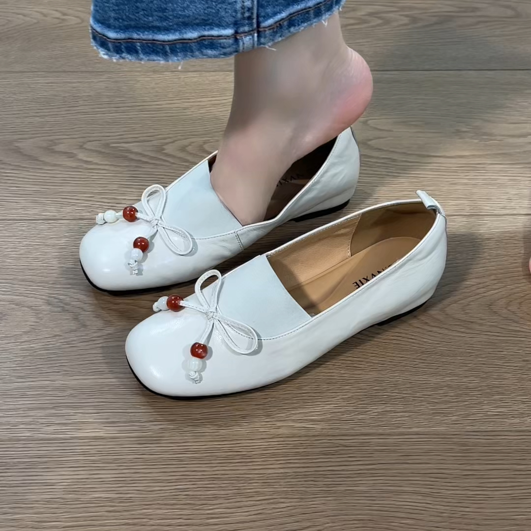 2025秋季新款复古蝴蝶结平底百搭舒适增高民族风带珠串小众单鞋女