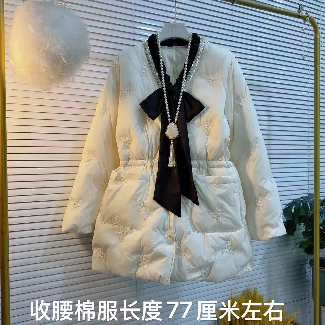 胖MM冬季法式小香风蝴蝶结收腰显瘦V领刺绣中长款加厚保暖棉服