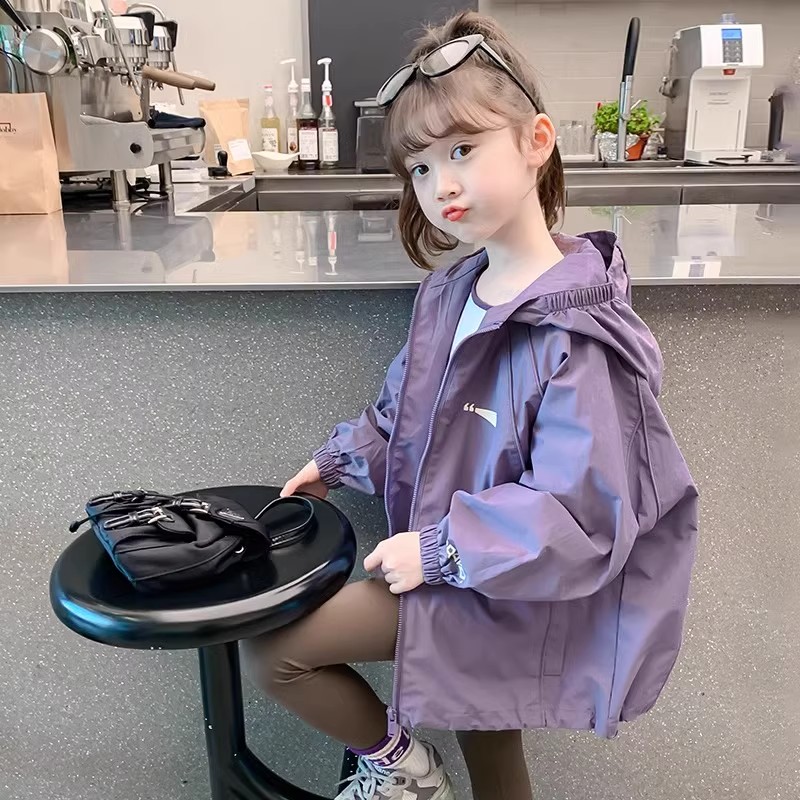 女童冲锋衣外套2025春秋中大童女孩洋气秋款儿童运动休闲韩版风衣