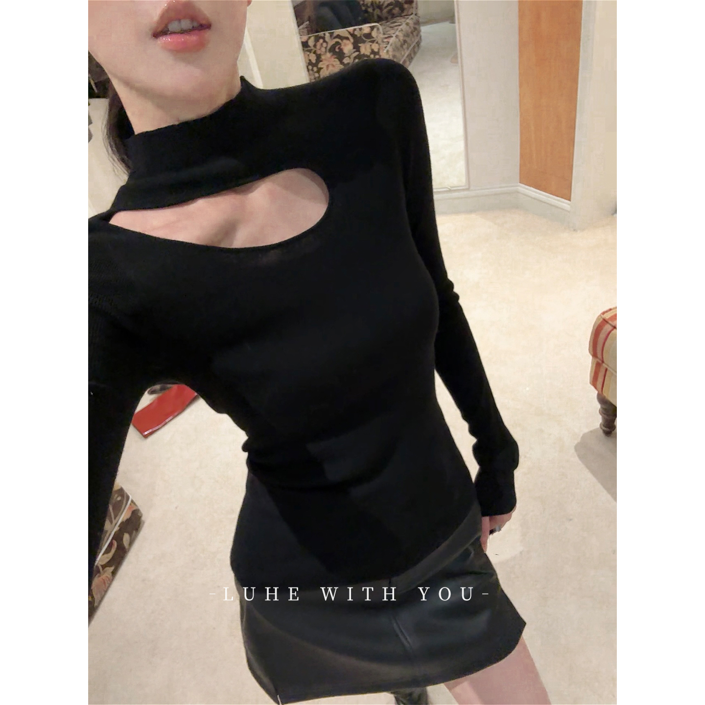 无艳一禾【午夜芝加哥】hehe私服~静奢绵羊毛镂空小高领针织衫+皮裙