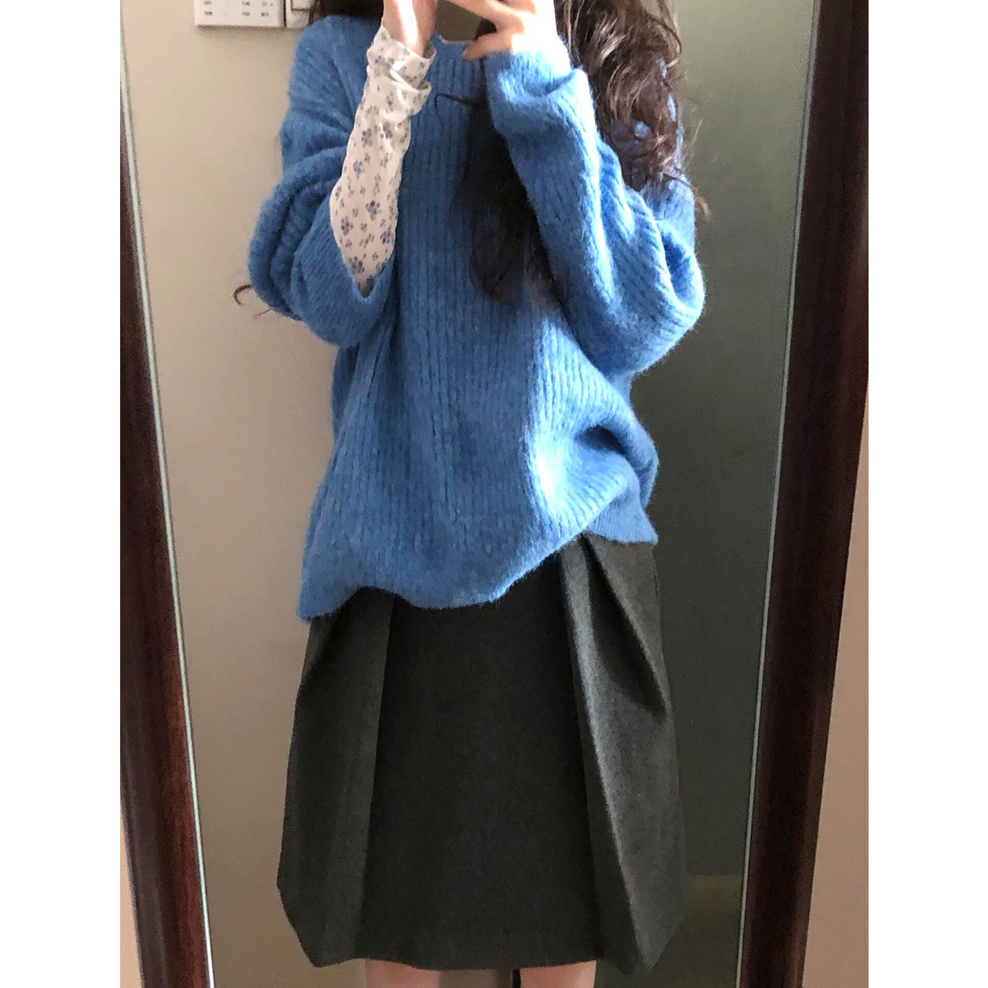 高领碎花微透修身长袖T恤女秋冬复古蓝色毛衣灰色半身裙三件套装