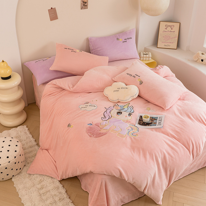 PINCAI/品彩新款高克重牛奶绒绣花卡通系列四件套三件套-WJ03