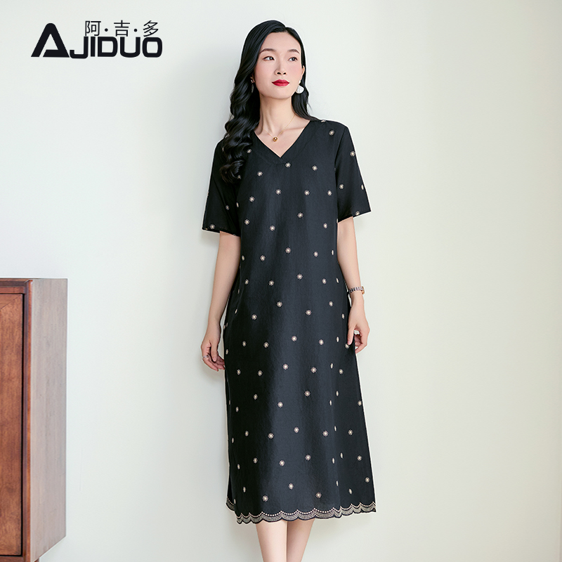 阿吉多短袖黑色刺绣连衣裙女夏季高级气质长裙V领大码裙子A32003
