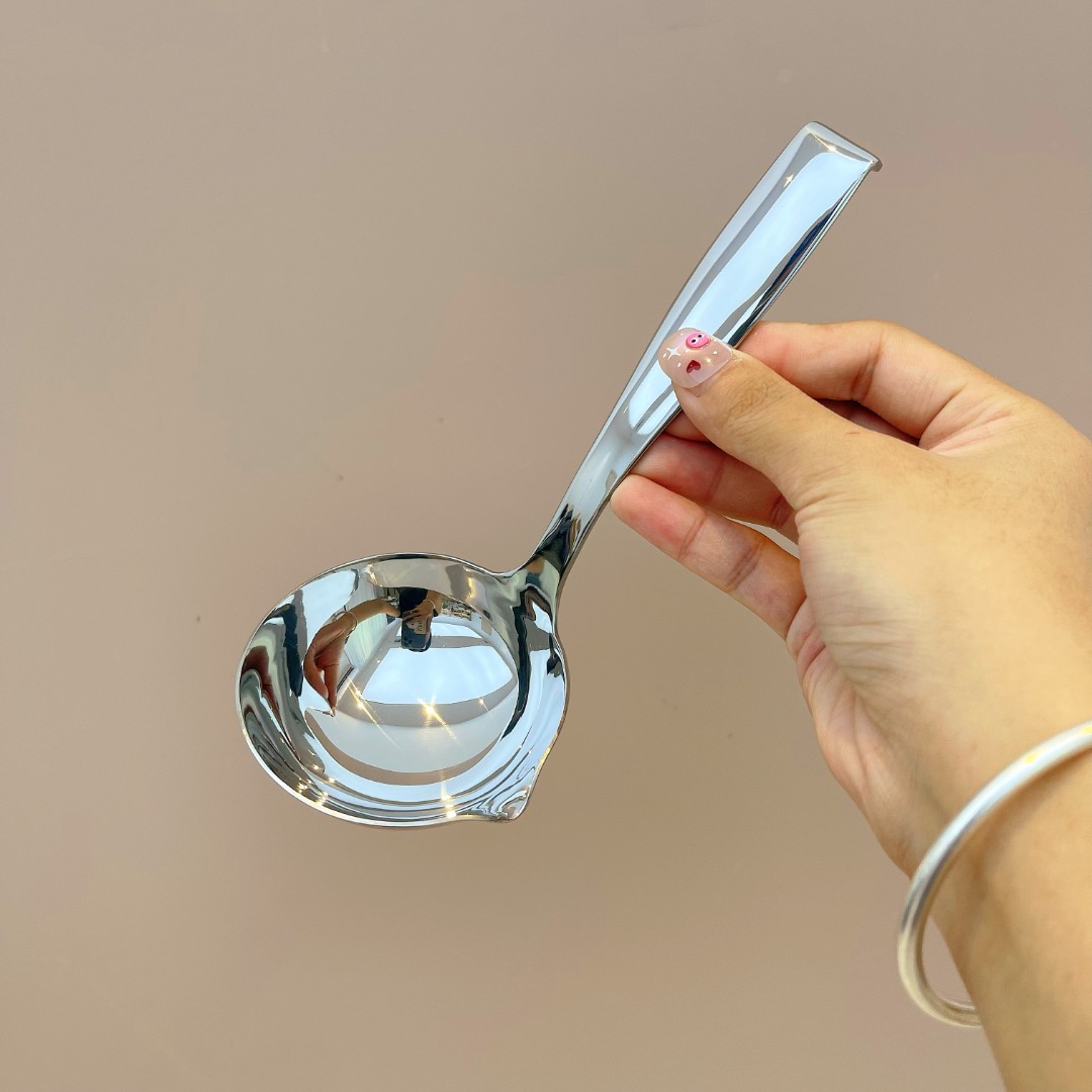 汤勺18-10不锈钢公用大勺盛汤勺短柄勺家用加厚加深勺头挂壁油勺