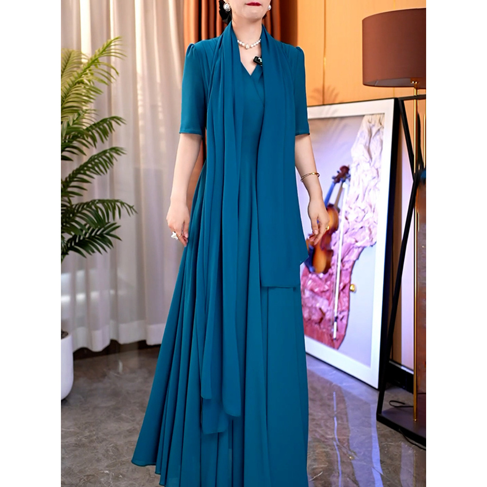 送披肩!气质通勤端庄V领连衣裙2026夏季新款高级风纯色显瘦长裙