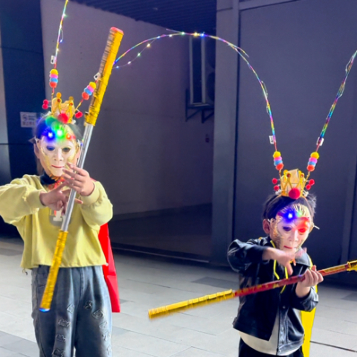 孙悟空发光齐天大圣头冠孙悟空紫金冠头饰如意金箍棒玩具凤翅儿童