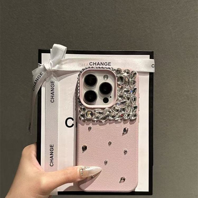 粉色荔枝纹奢华堆钻适用17promax手机壳iPhone16新款14小众13防摔