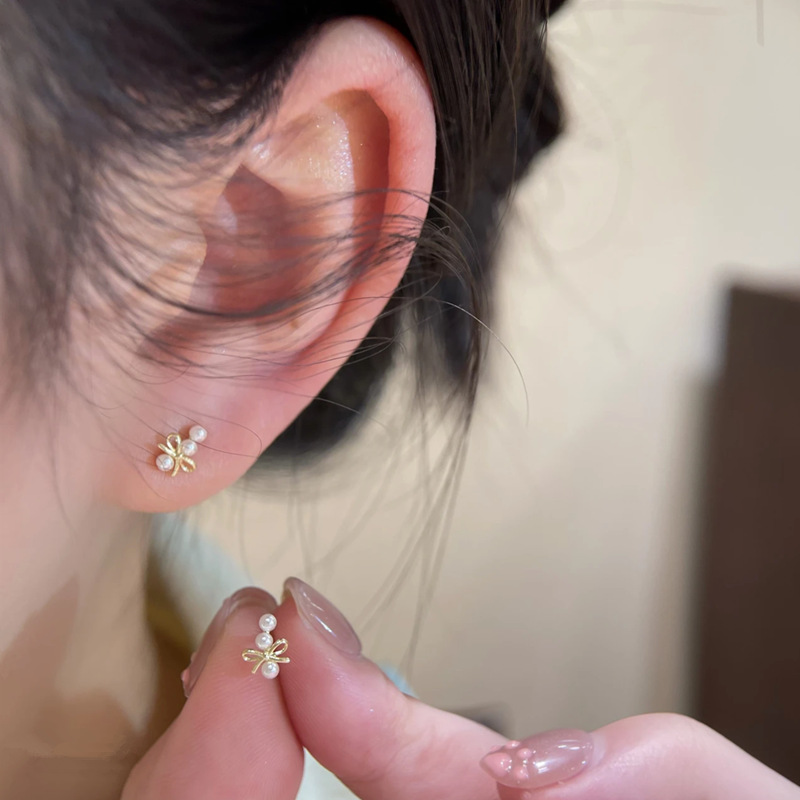 S925银针迷你微笑一字蝴蝶结珠珠小耳钉耳环简约耳饰时尚小众气质