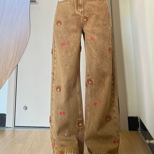 美拉德覆古棕色小熊牛仔裤女春季设计感高腰宽松显瘦拖地阔腿裤子