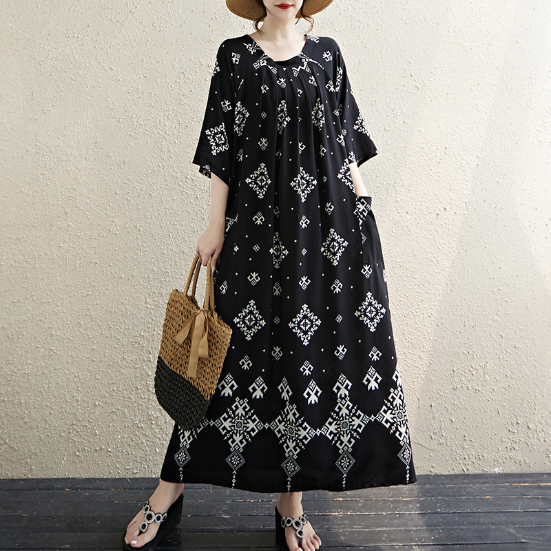 折扣~高端减龄大码文艺圆领宽松花色遮肉显瘦连衣裙女装2025夏季