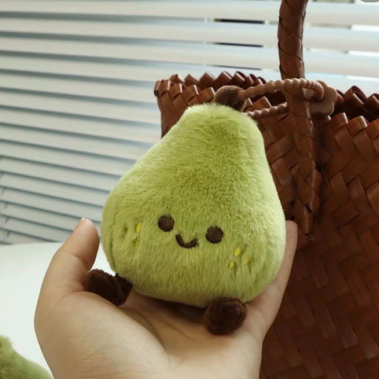 梨想成真包包挂件可爱绿色毛绒玩具小鸭梨书包挂饰ins风公仔