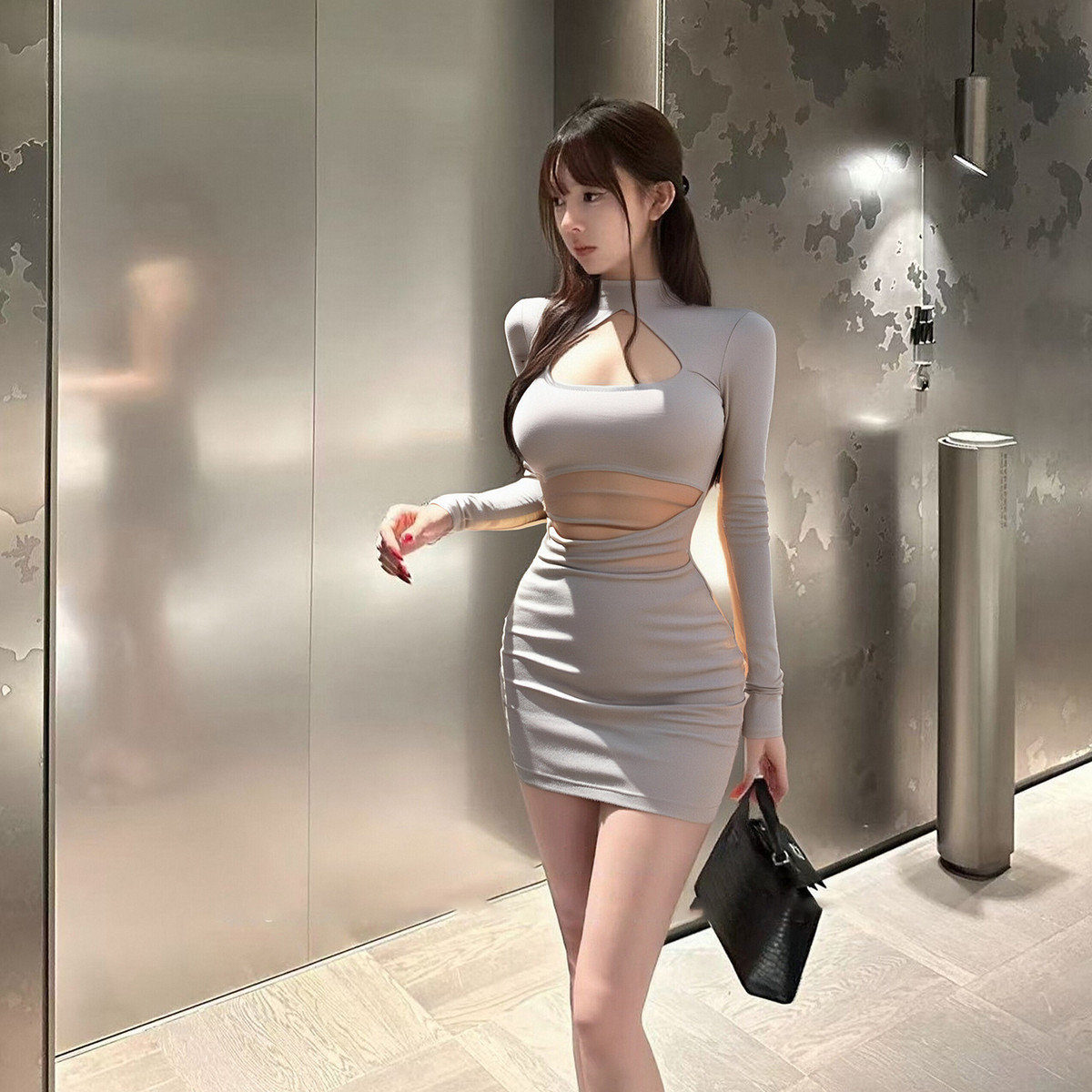 性感风圆领镂空长袖连衣裙女2025秋新款韩系纯欲气质修身显瘦短裙