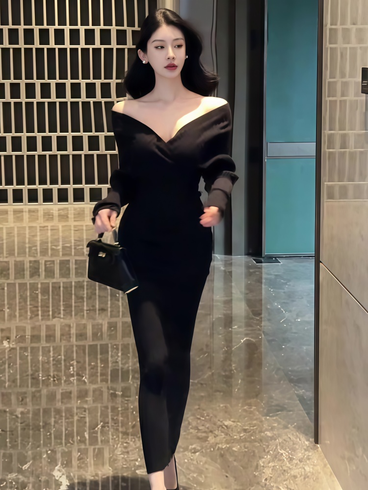 气质名媛风V领露肩长袖连衣裙女2025秋季新款性感修身显瘦包臀裙