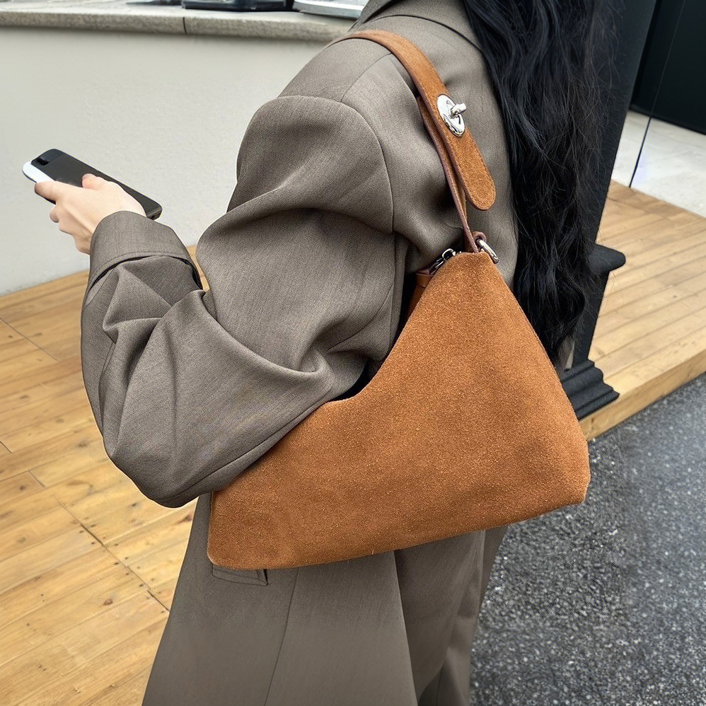 包包女新款小众麂皮腋下法棍包复古磨砂头层牛皮单肩包手头层牛皮