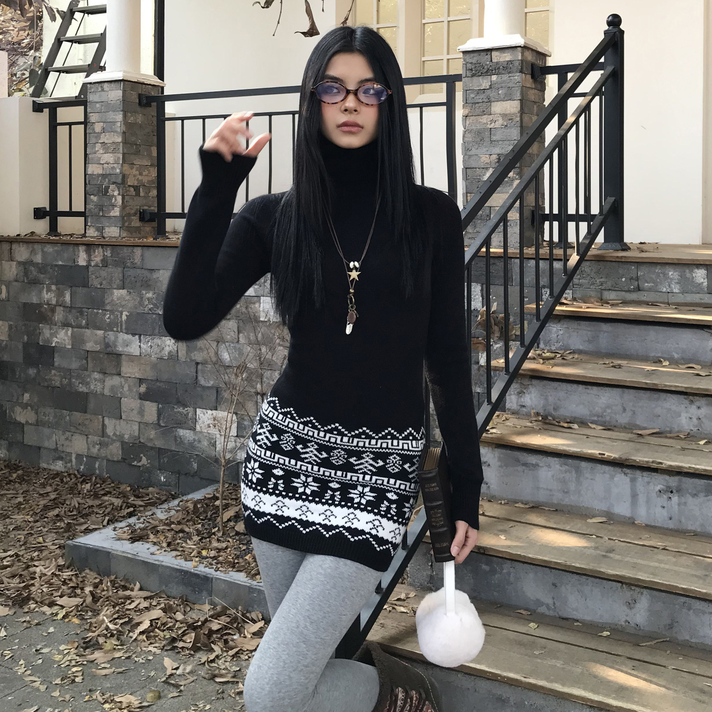 Audwyn复古高领针织连衣裙2025秋冬雪花提花修身保暖包臀毛衣短裙