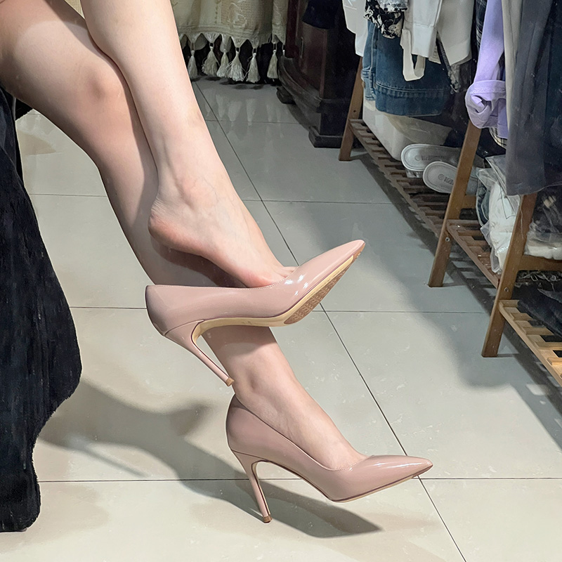 飞燕女鞋2025春夏新款漆皮裸粉色高跟鞋浅口细跟性感尖头真皮单鞋
