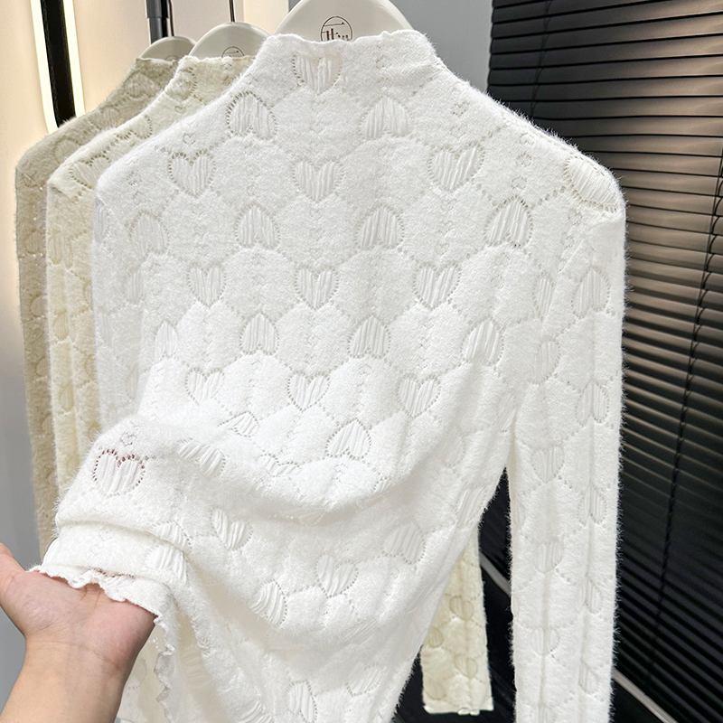 半高领爱心磨毛蕾丝小衫女高端时尚内搭秋冬修身减龄保暖打底上衣