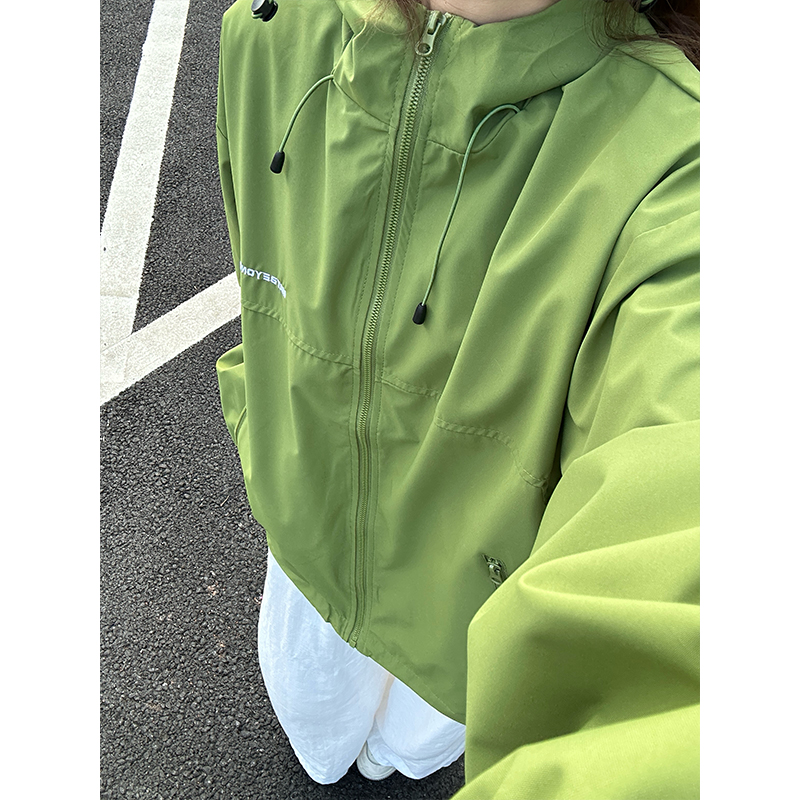 牛油果绿色防风防水冲锋衣外套男女春秋季户外徒步连帽登山服夹克