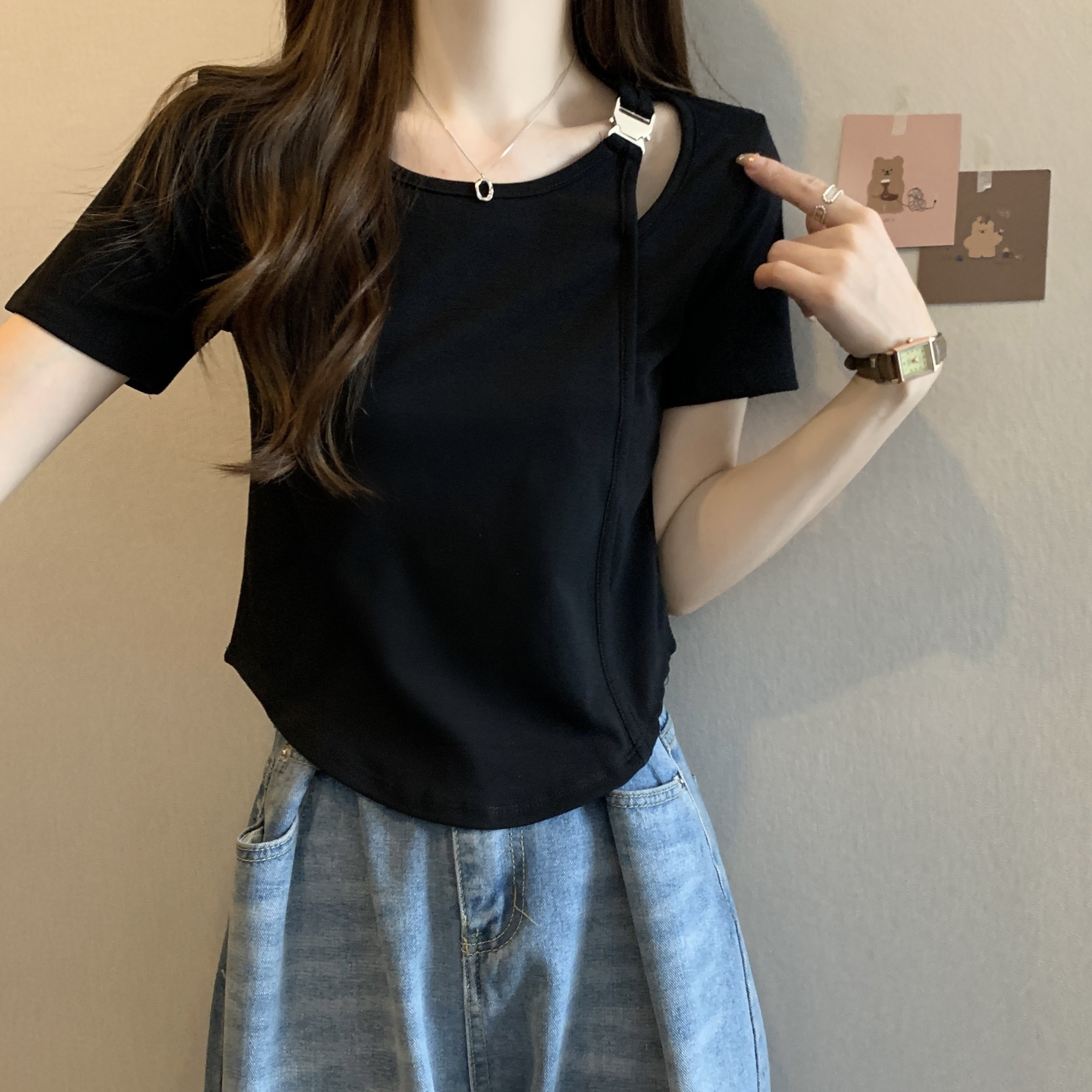 大码女装不规则遮肚子短袖T恤胖mm显瘦漏锁骨正肩鱼骨短款上衣夏