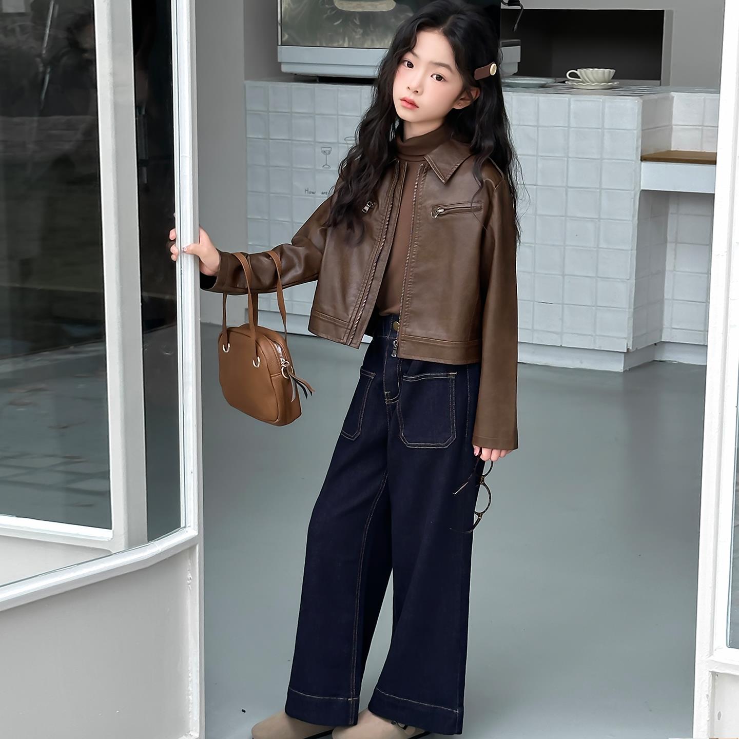 女童皮衣外套秋装2025新款儿童潮酷穿搭上衣中大童宽松短款皮夹克