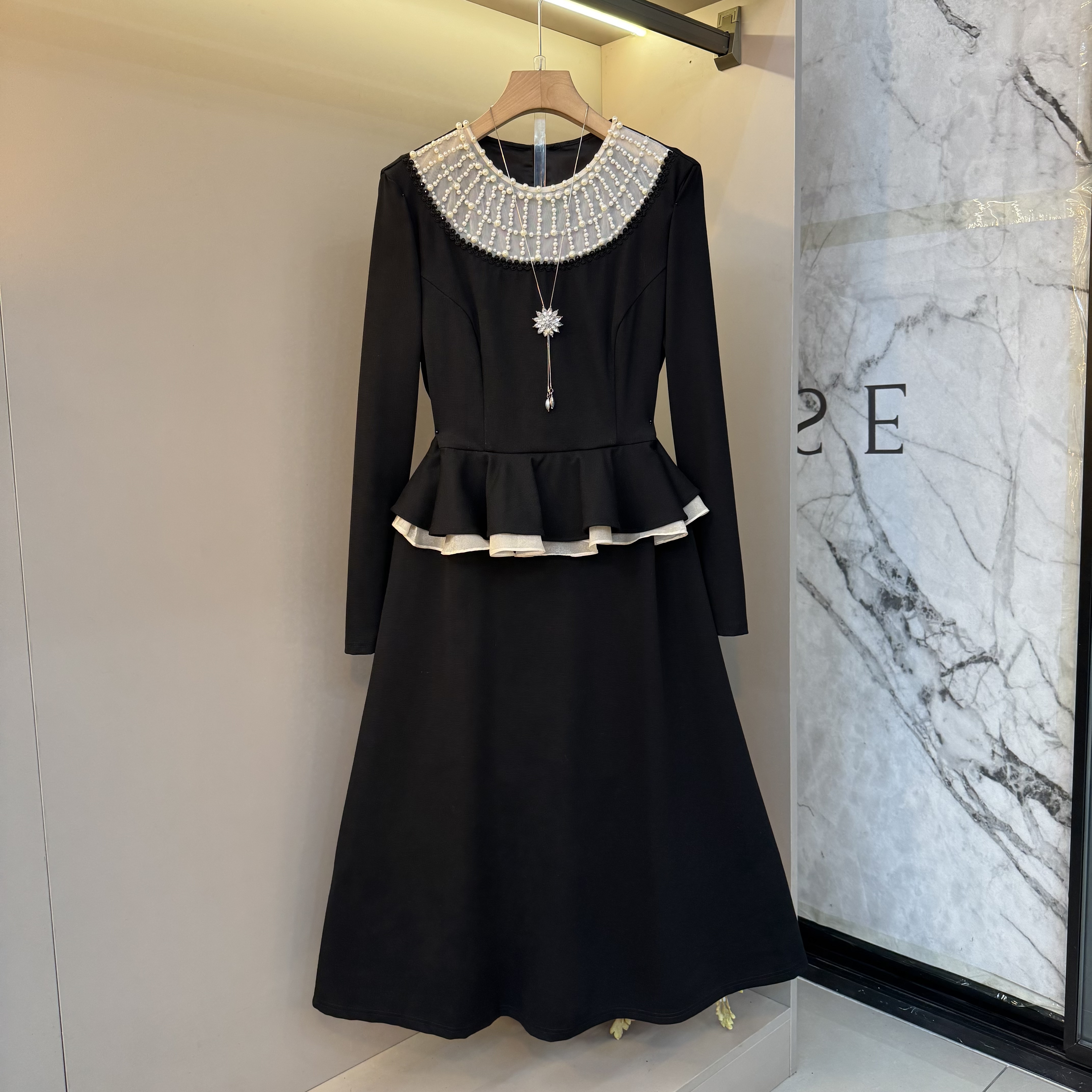 2025时尚欧货重工蕾丝珍珠优雅气质长裙微胖显瘦收腰大码连衣裙