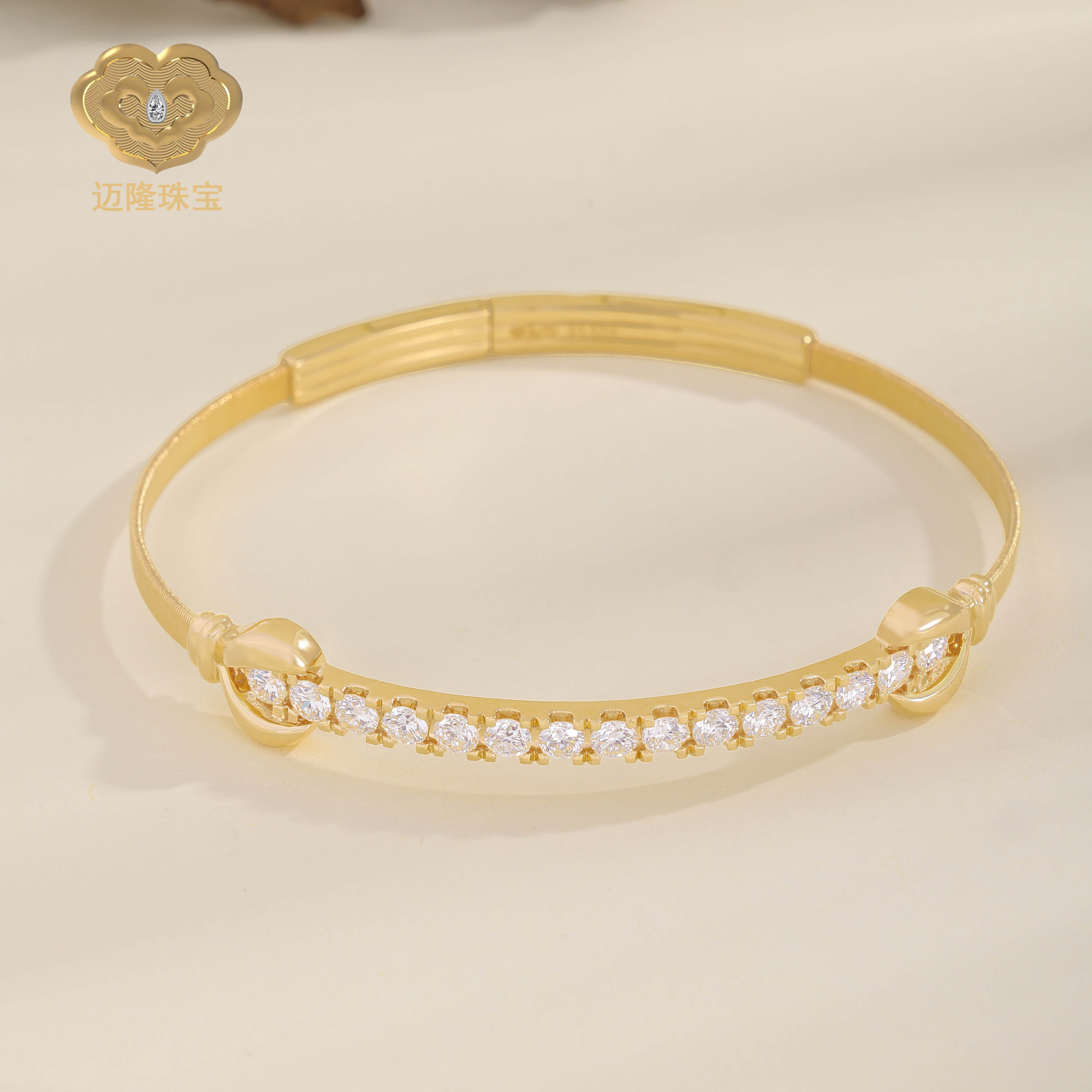 迈隆珠宝灵适系列FlexiFit 星笼⼿镯绕丝意大利设计款纯手工百搭