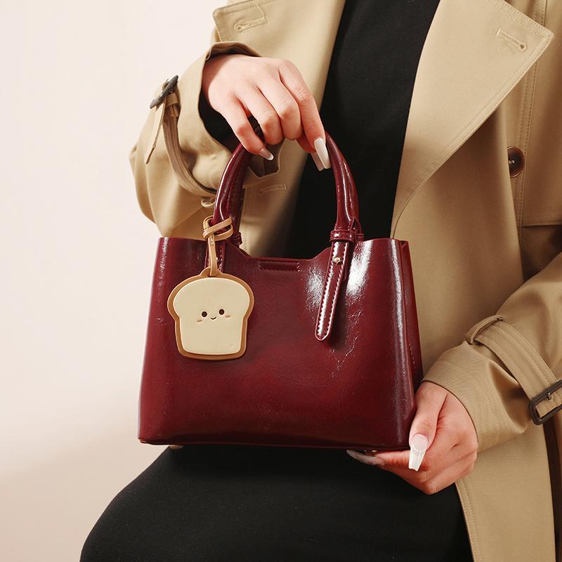 小众复古红色新娘结婚包包女高级感新年礼物手提包日常可用斜挎包