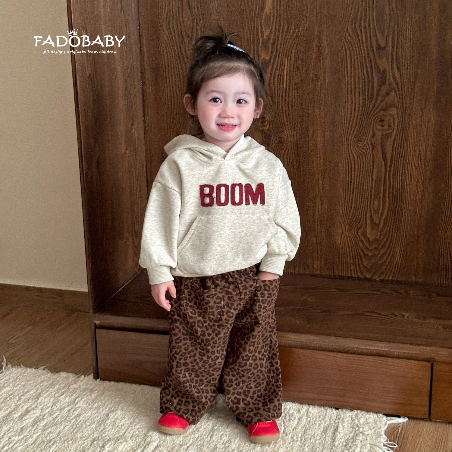 女童连帽卫衣春秋季2025新款儿童洋气字母外套女宝宝百搭休闲上衣