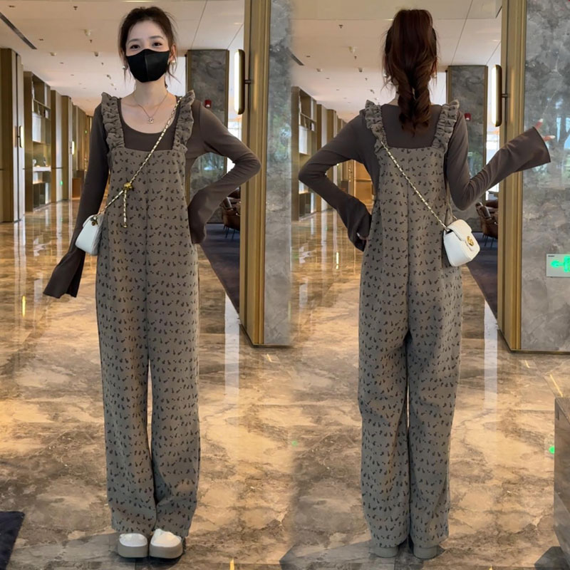 时尚套装女2025秋季新款时髦洋气长袖打底上衣碎花背带裤两件套潮