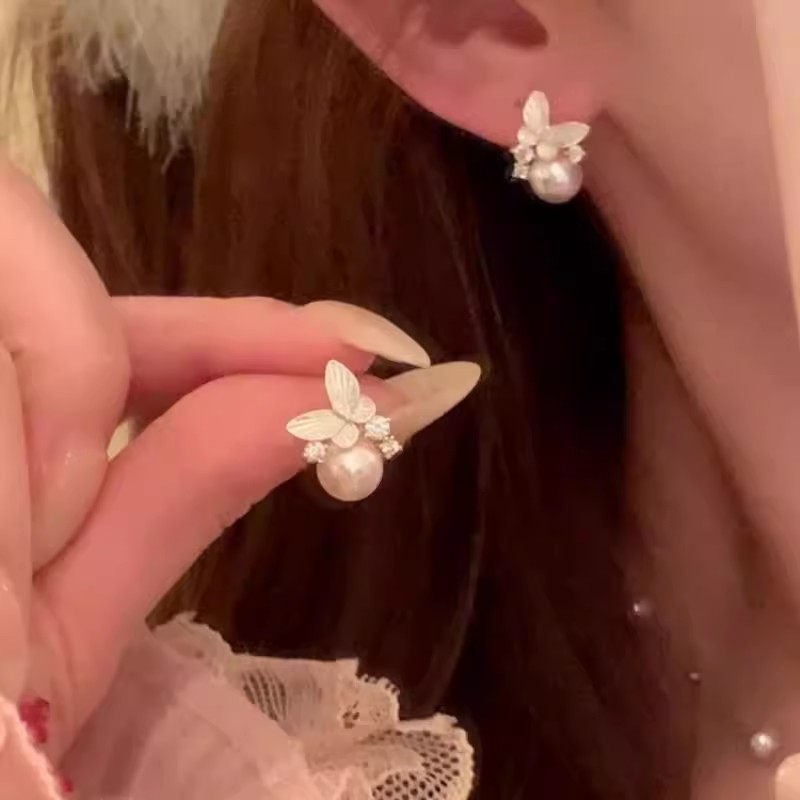 铜合金仿珍珠耳饰 春夏新款气质蝴蝶珠珠耳环女温柔轻奢耳钉耳饰