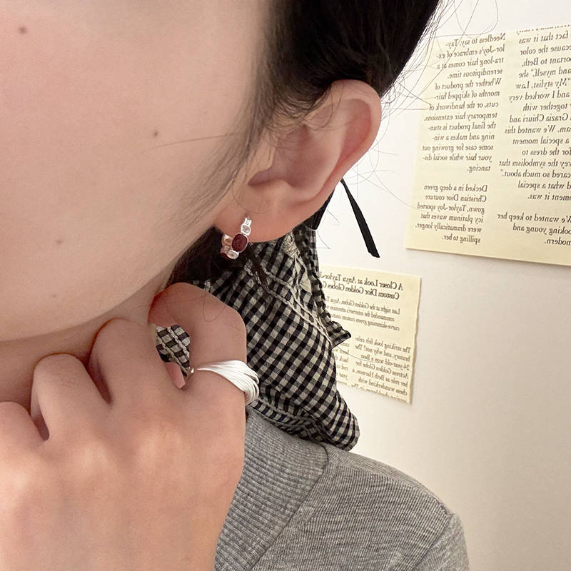 925银耳饰 安克拉红拼接锆石复古耳扣女2025新款小众高级气质耳饰