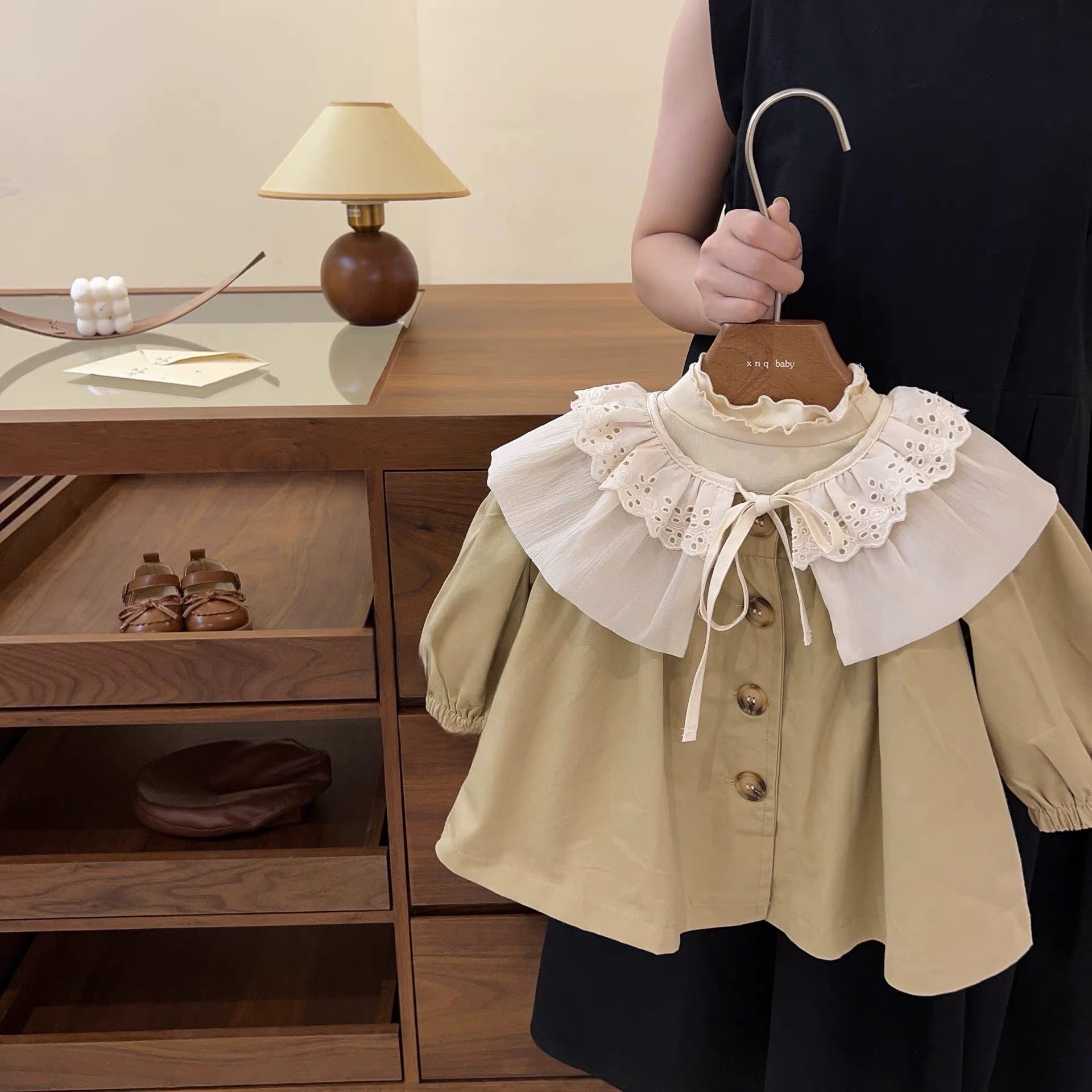 女宝宝秋装外套婴儿衣服早秋女童风衣2025新款一岁幼儿秋季外出服