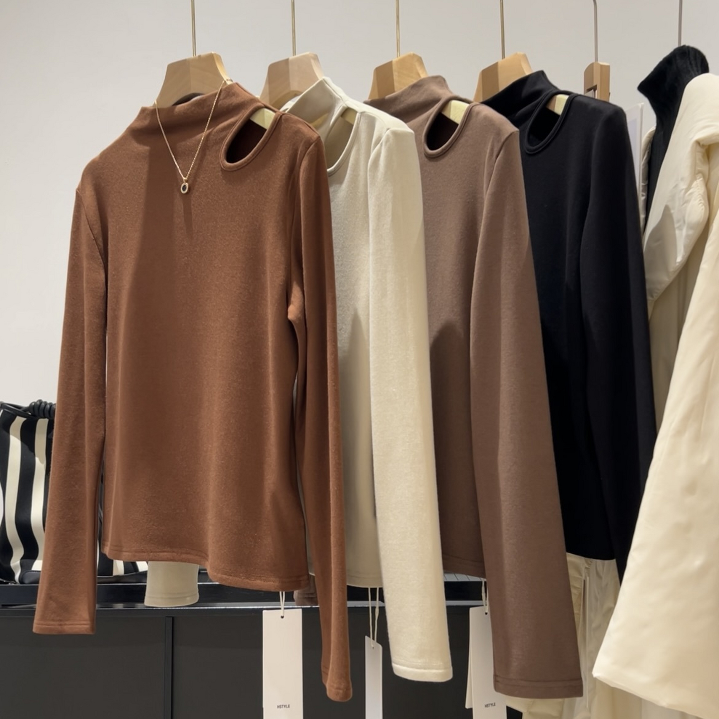 敲高性价比！修身弹力亲肤 半高领镂空内磨毛百搭通勤风长袖T