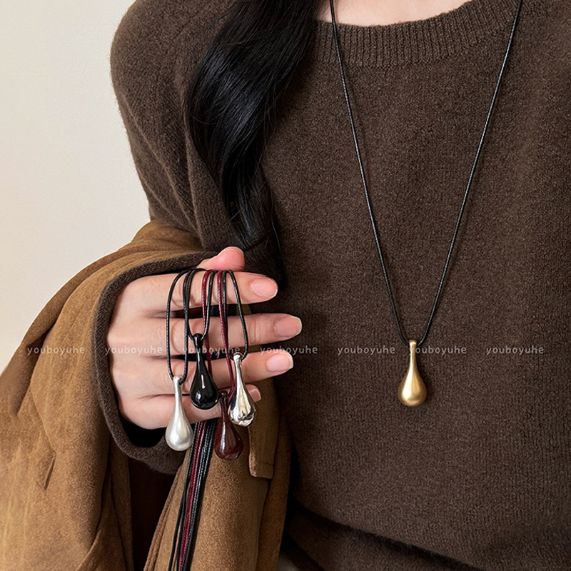 铜皮质项链 极简风水滴吊坠挂绳项链女高级感长款毛衣链秋冬配饰