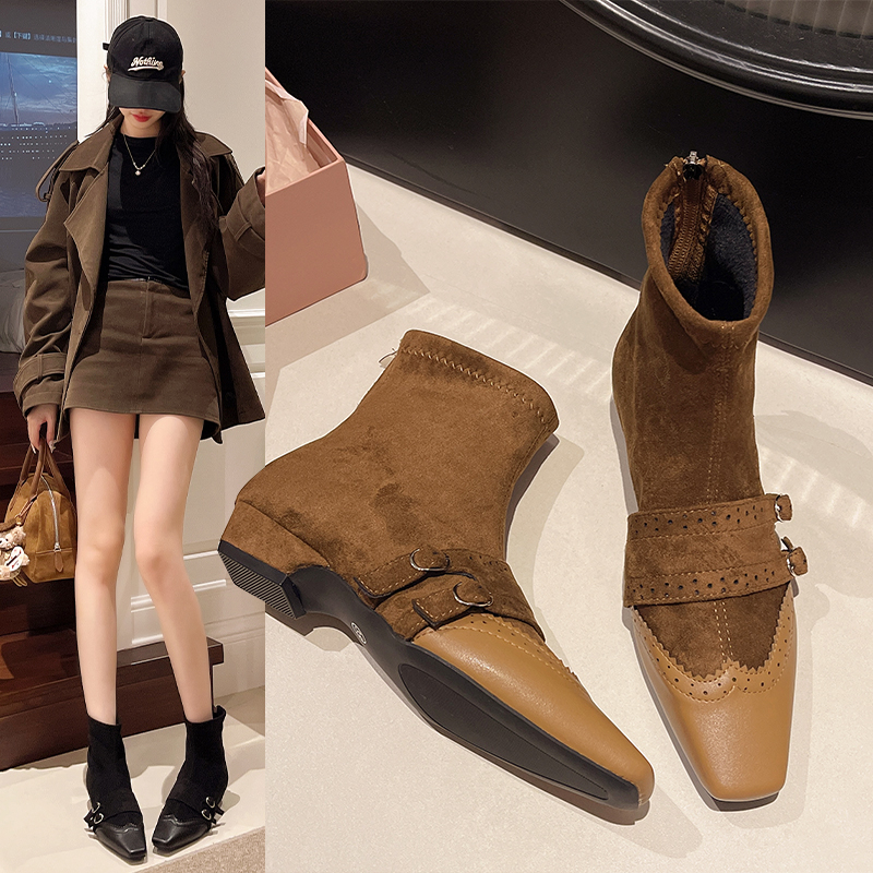 法式复古赫本风雕花拼接加绒瘦瘦靴秋冬低跟方头拼接绒面短靴女