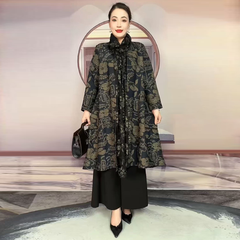 大码女装风衣外套春秋新款中老年妈妈时尚洋气立领大衣垂坠感外披