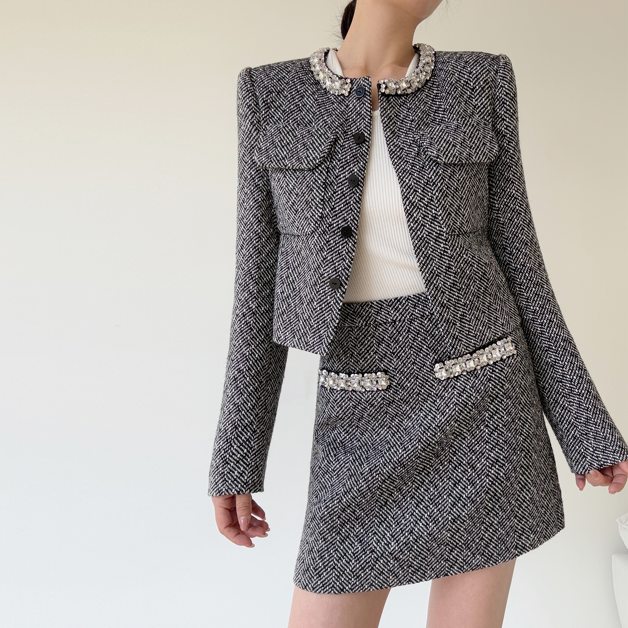 圣多墨 镶钻钉珠千金风气质名媛人字纹小香风外套半身裙两件套秋
