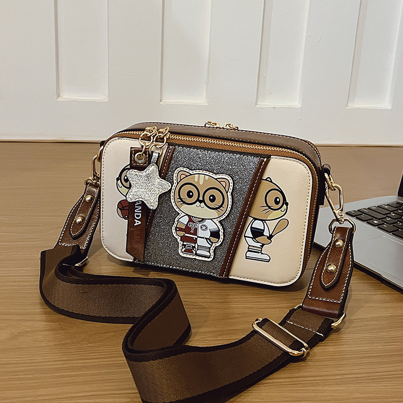 通勤风小方包熊欧美复古斜挎包相机包小众夏季时尚