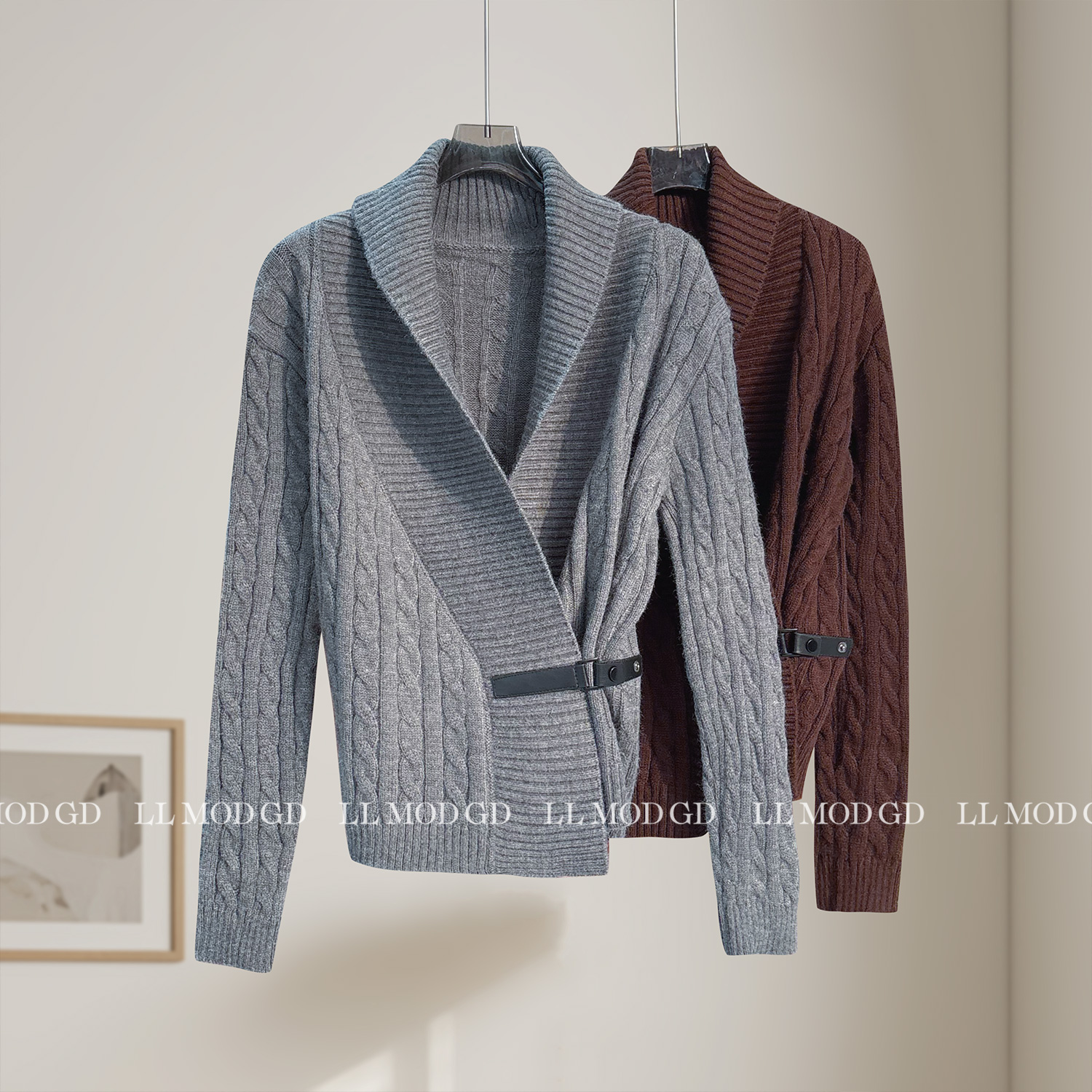 绒绕之间 复古老钱风V领交叉麻花针织侧扣皮带显瘦开衫YL-6200833