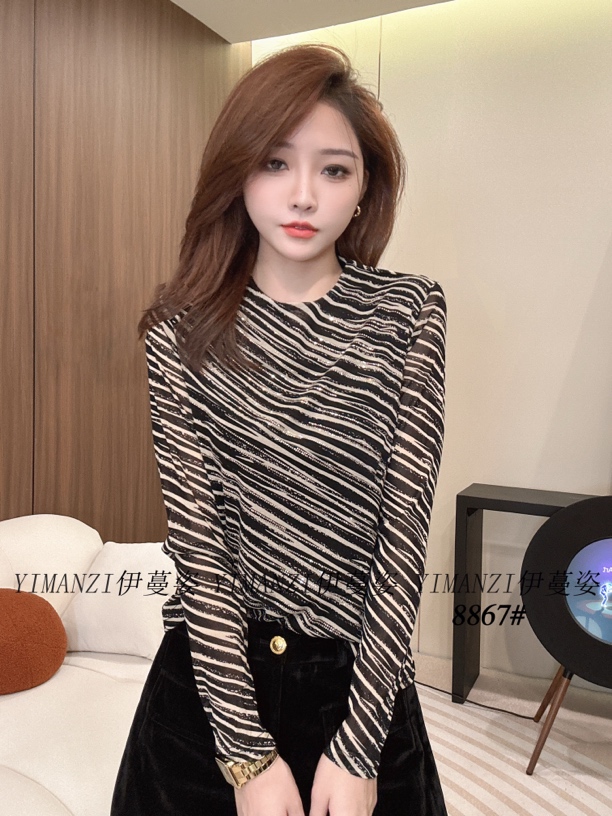8867 新款时尚百搭显瘦气质洋气春秋设计感长袖打底衫